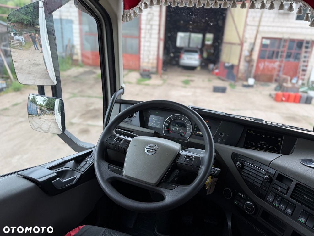 Volvo FH4 / AUTOMAT / POLSKI SALON !! / STANDARD / EURO 6 / 2015 ROK - 33