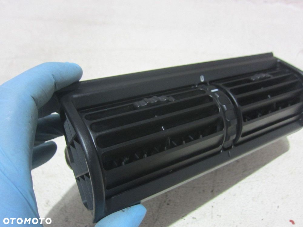 BMW Z3 E36 KRATKA WENTYLACYJNA W DESKE ŚRODKOWA NAWIEWU WLOT 64228397713 - 2