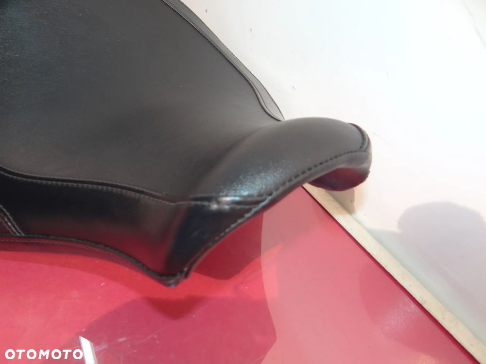 N246 HARLEY DAVIDSON FAT BOY SIEDZENIE KANAPA KIEROWCY I PASAŻERA FLFB FLBFS FAT BOY 114 M8 pasuje do modeli z lat 18 - 2O24 OEM 52000333. - 7
