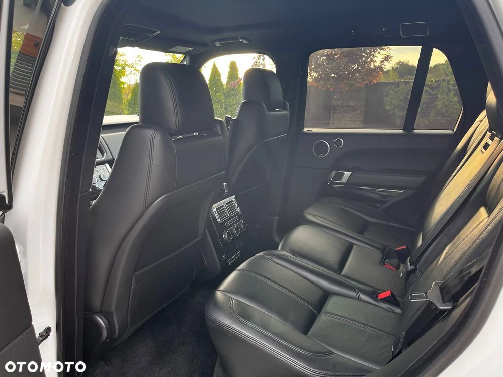 Land Rover Range Rover P400 Vogue - 12