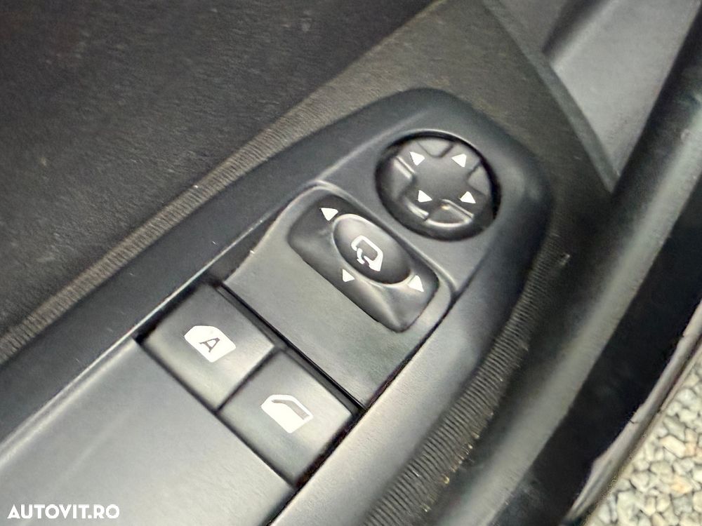 Peugeot 208 PureTech 82 Start & Stop Style - 16