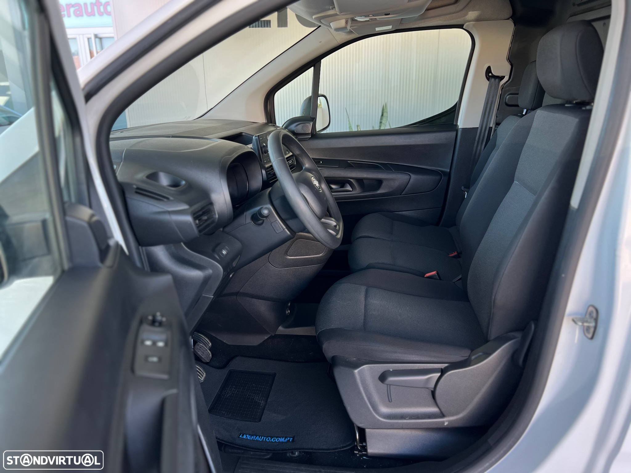 Toyota Proace City 1.5D L1 Comfort PTB - 8