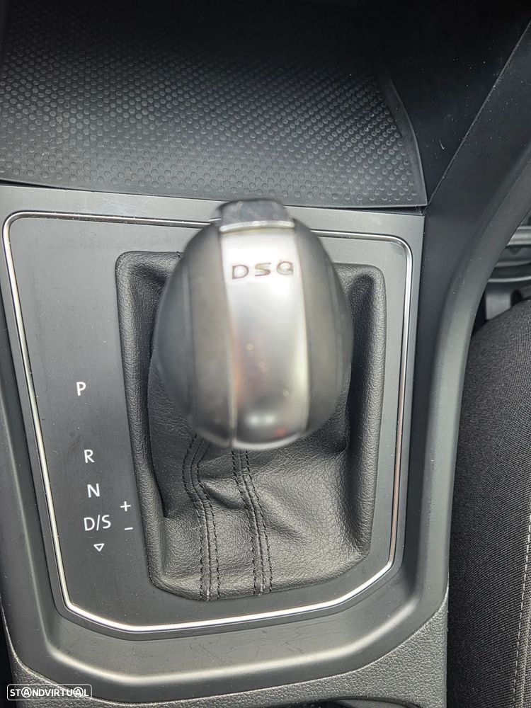 VW Touran 2.0 TDI Highline DSG - 16