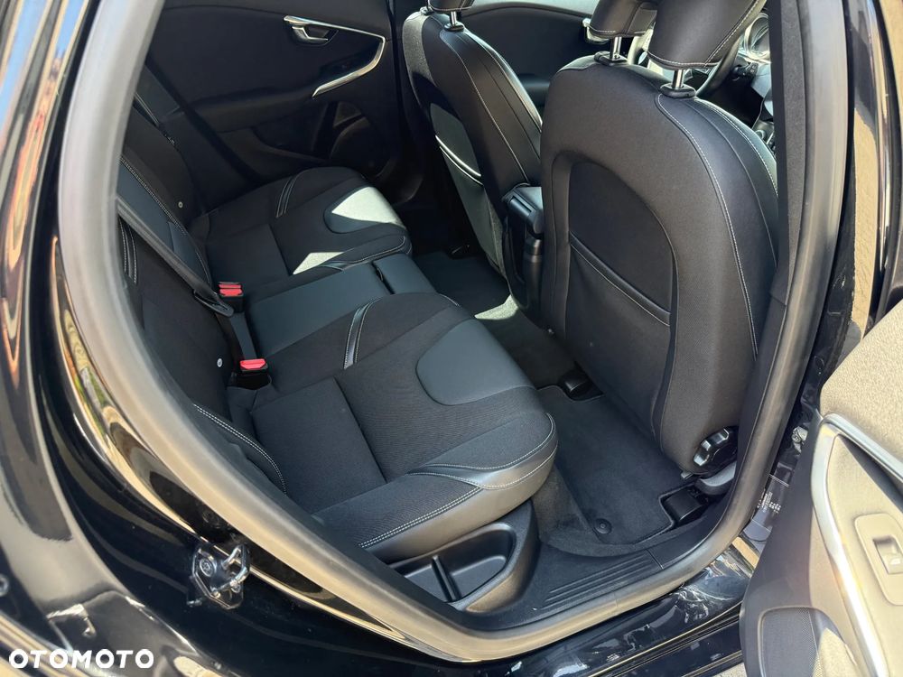Volvo V40 D3 Momentum - 12