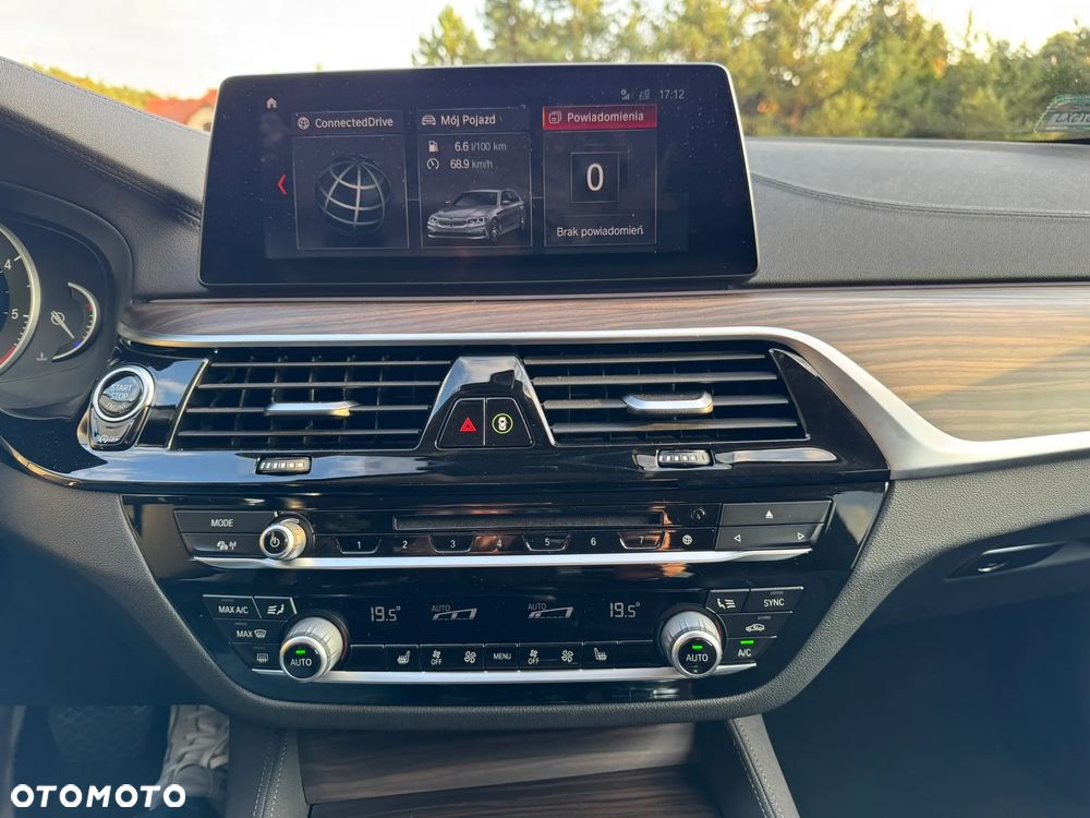 BMW Seria 5 520d Luxury Line - 17