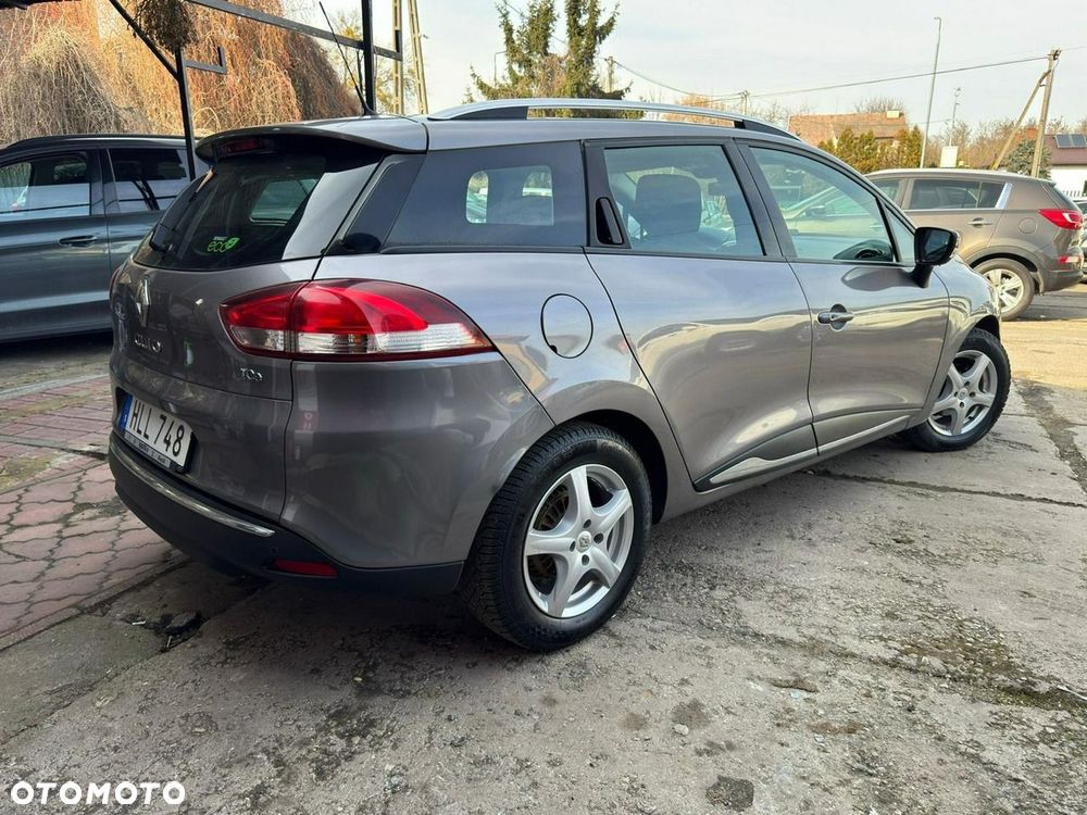 Renault Clio - 23