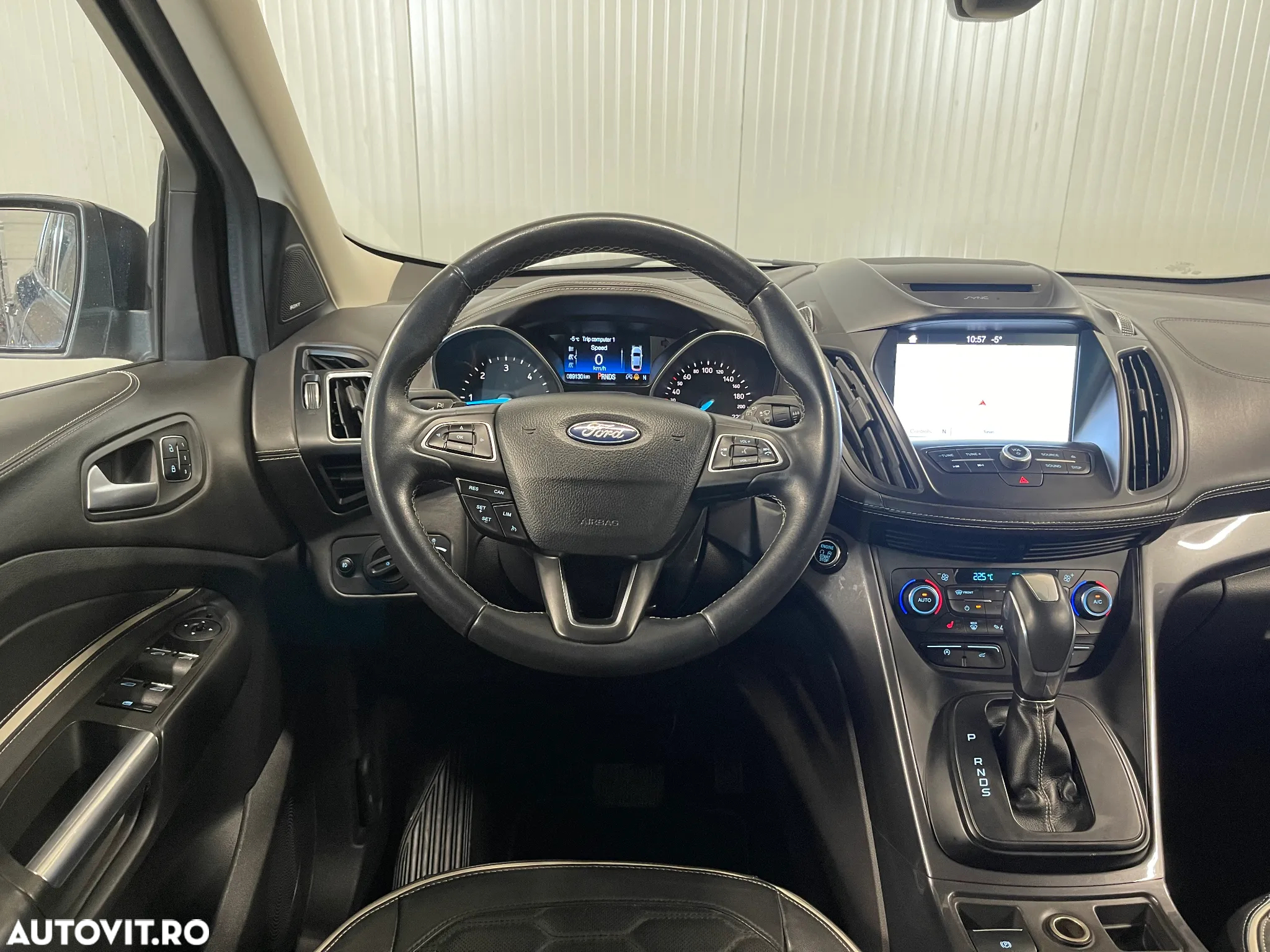 Ford Kuga 2.0 TDCi 4WD Powershift Vignale - 6