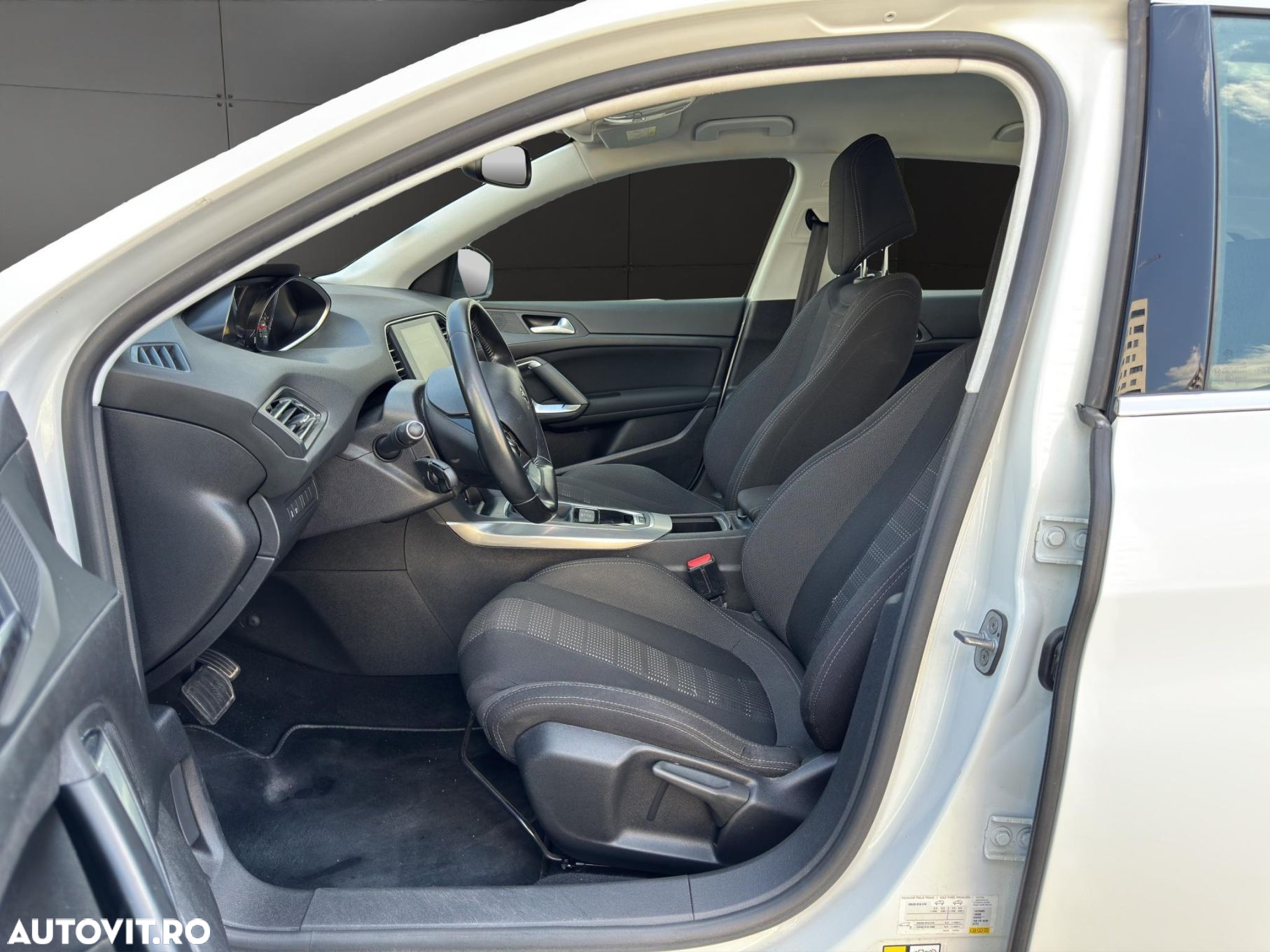 Peugeot 308 1.2 L PureTech Turbo Allure Aut. - 5