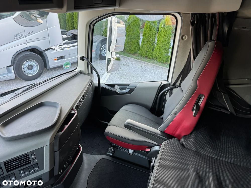 Volvo FH 500 / CAŁE NA PODUCHACH /TELEWIZOR/ACC /  KLIMA POSTOJOWA / XENON / NAVIGACJA / Z NIEMIEC - 26