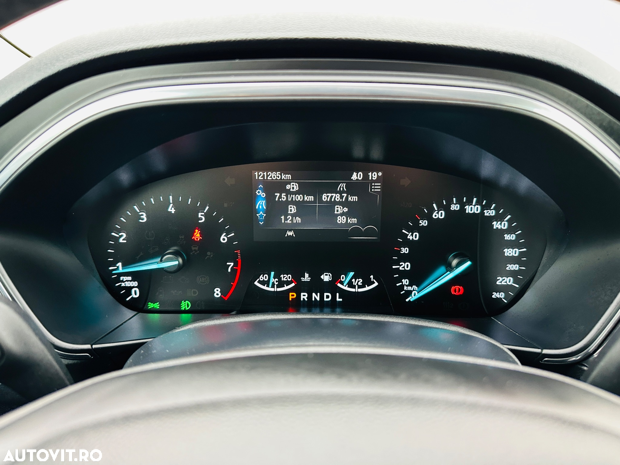 Ford Focus 1.0 EcoBoost Hybrid Aut. COOL&CONNECT DESIGN - 31