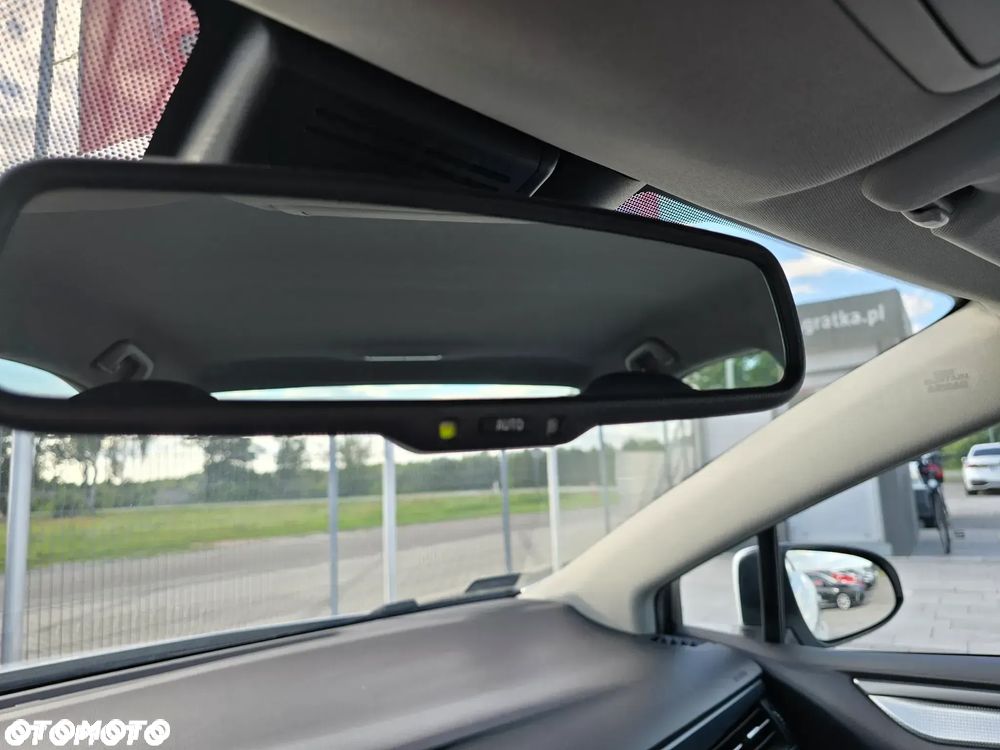 Toyota Avensis 2.0 D-4D Premium - 19