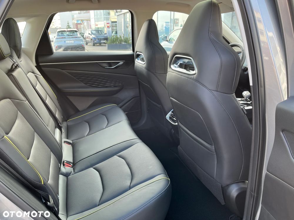 BAIC 5 1.5T Comfort DCT - 8