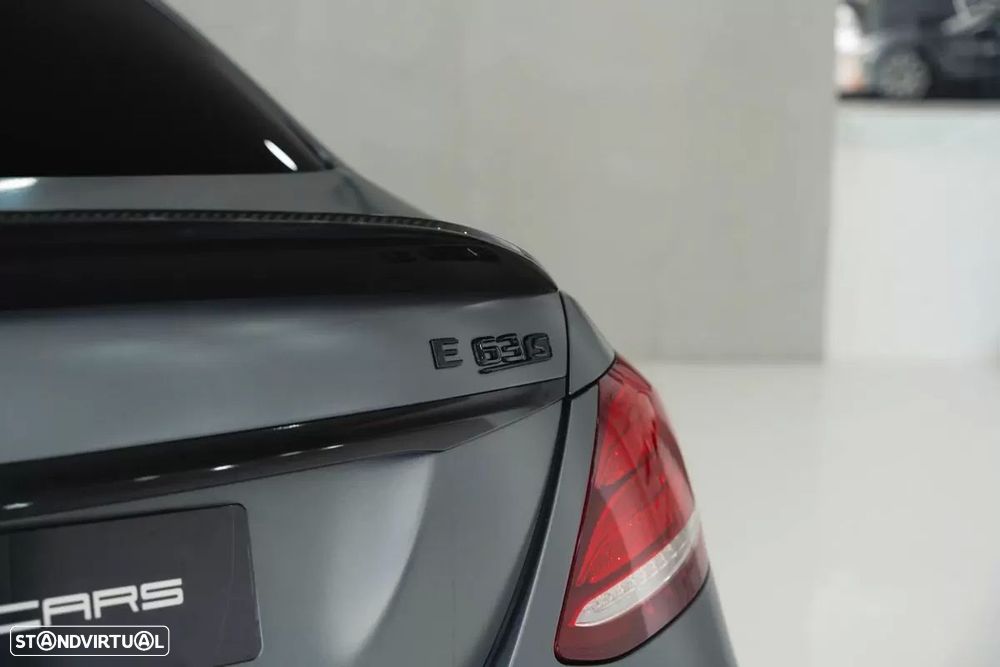 Mercedes-Benz E 63 AMG S 4-Matic+ - 15