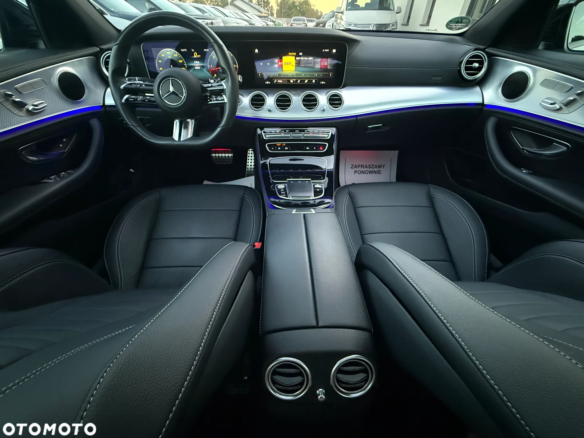 Mercedes-Benz Klasa E 220 d 4Matic T 9G-TRONIC AMG Line - 39