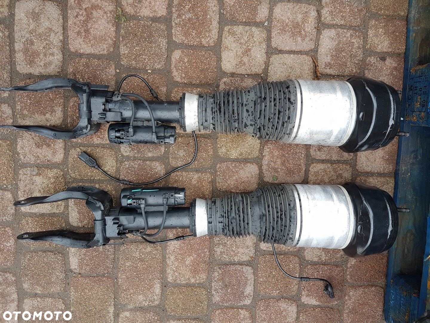 AMORTYZATOR PRZEDNI PRAWY MERCEDES ML GL GLE GLS 292 W2923202000. - 2