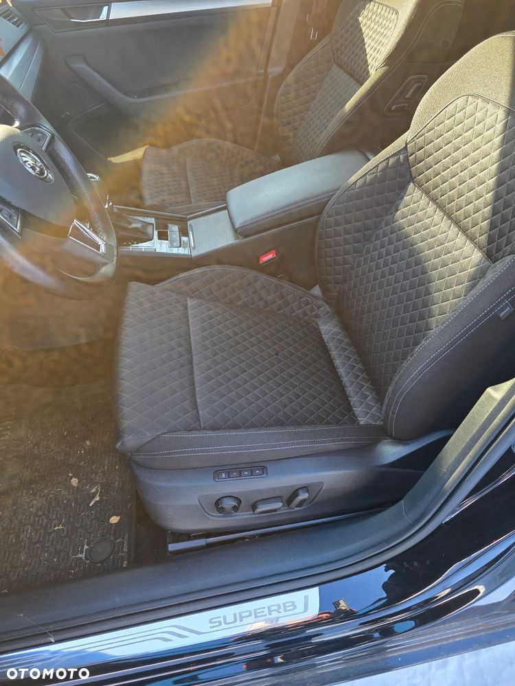 Skoda Superb 2.0 TDI Style DSG - 2