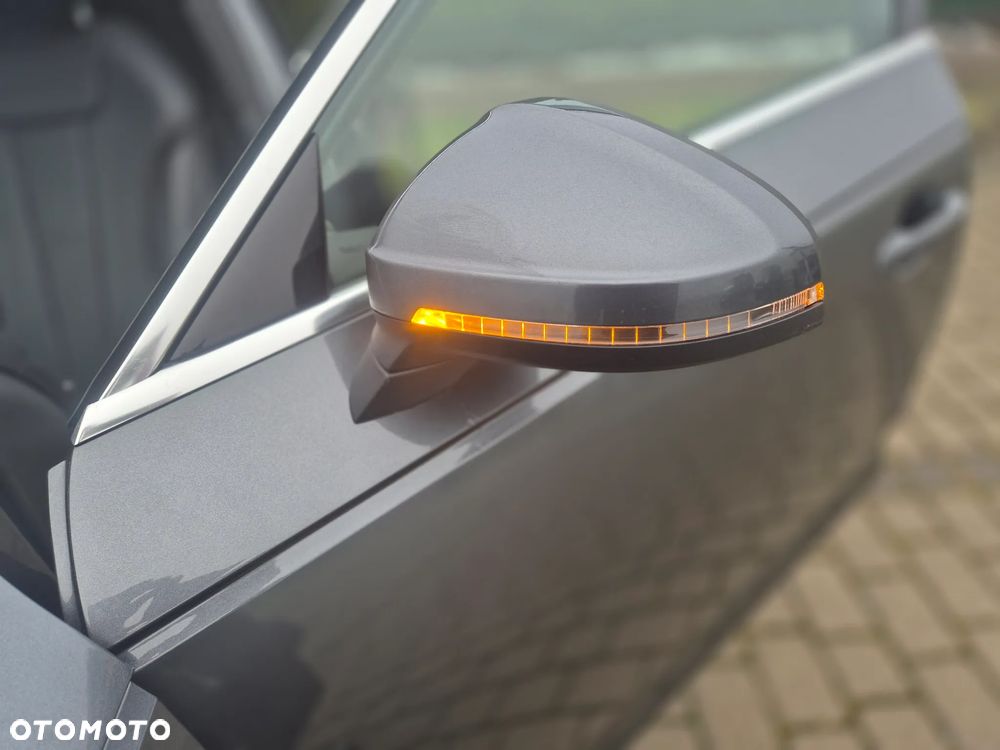 Audi A4 Avant 40 TFSI S tronic S line - 29