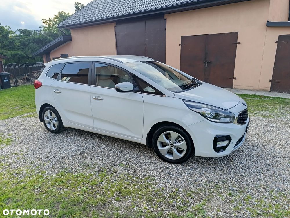 Kia Carens - 6