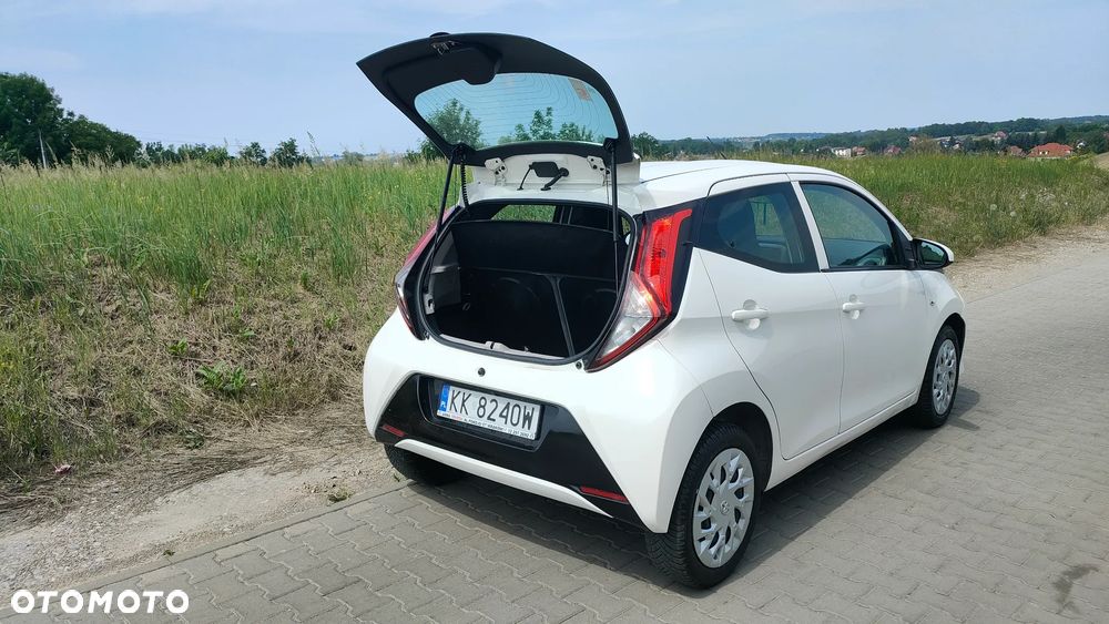 Toyota Aygo x-trend - 11