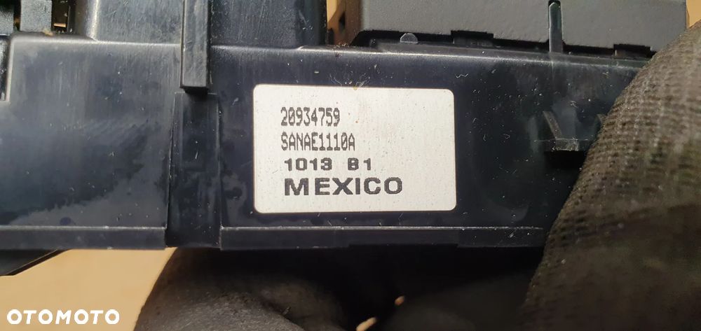 Włącznik awaryjnych centralnego zamka Opel Zafira C 20934759 - 5