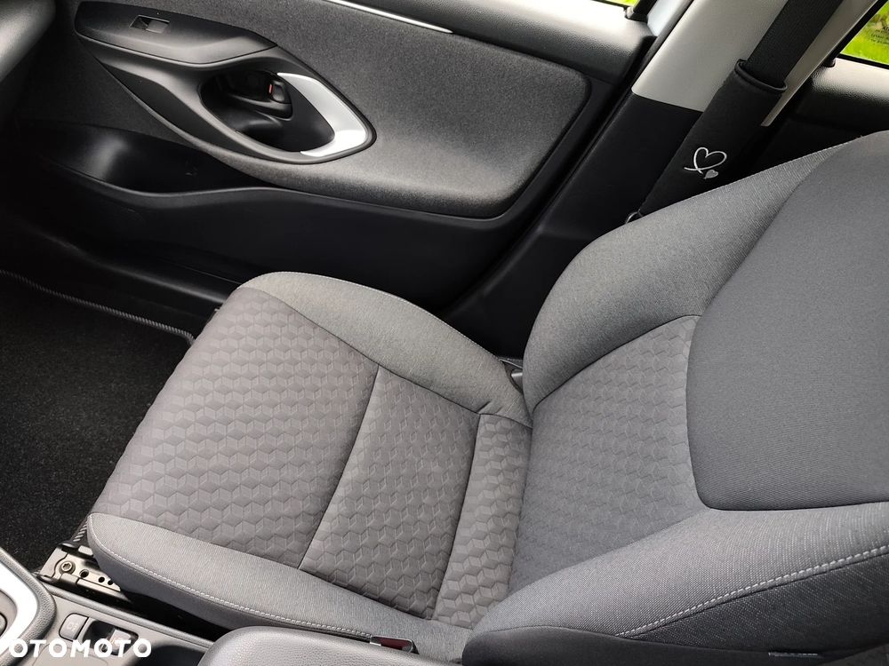 Toyota Yaris Hybrid 100 Premium EU6 - 28