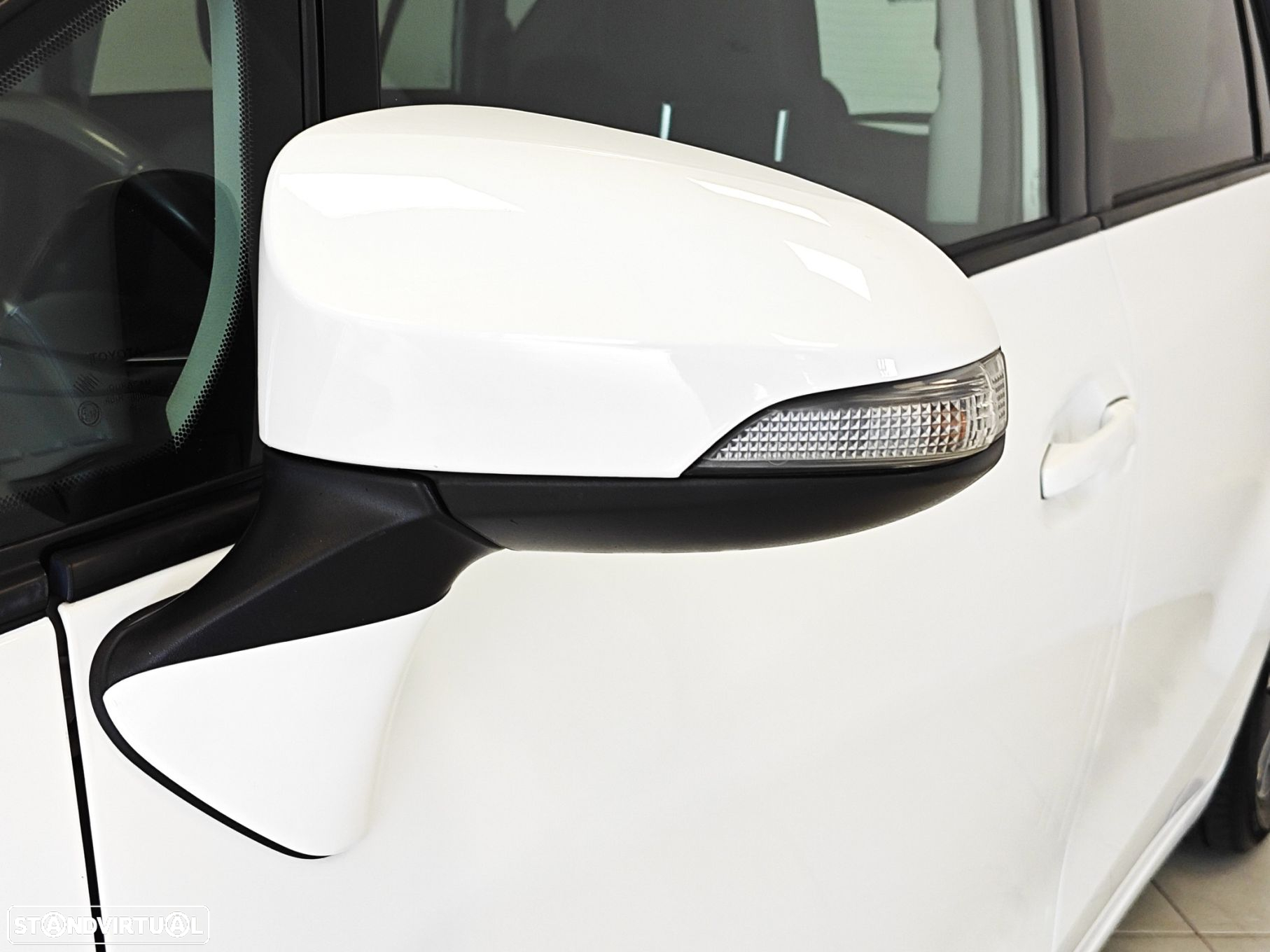 Toyota Verso 1.6 D-4D 5L S&S Comfort - 16