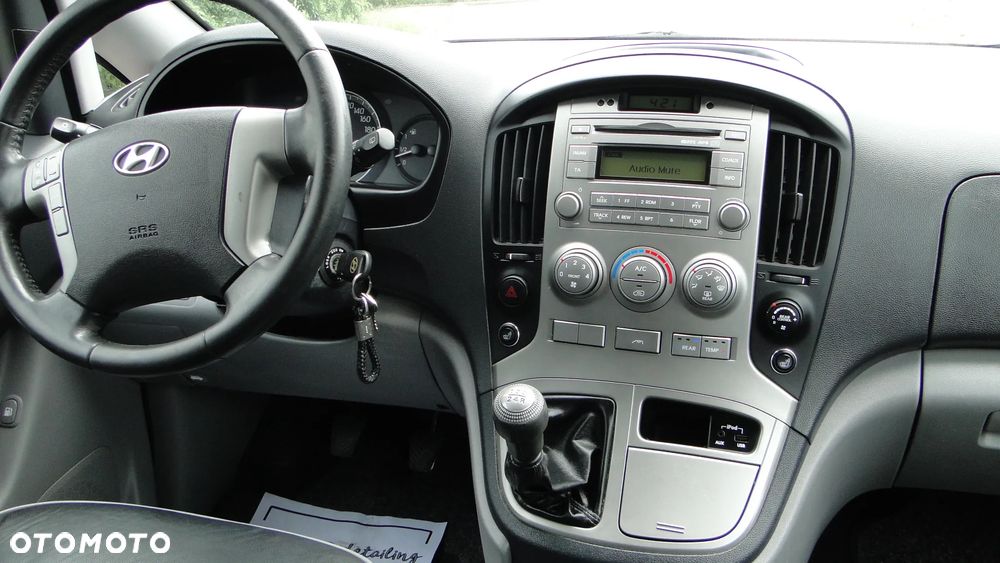 Hyundai H-1 Starex - 14