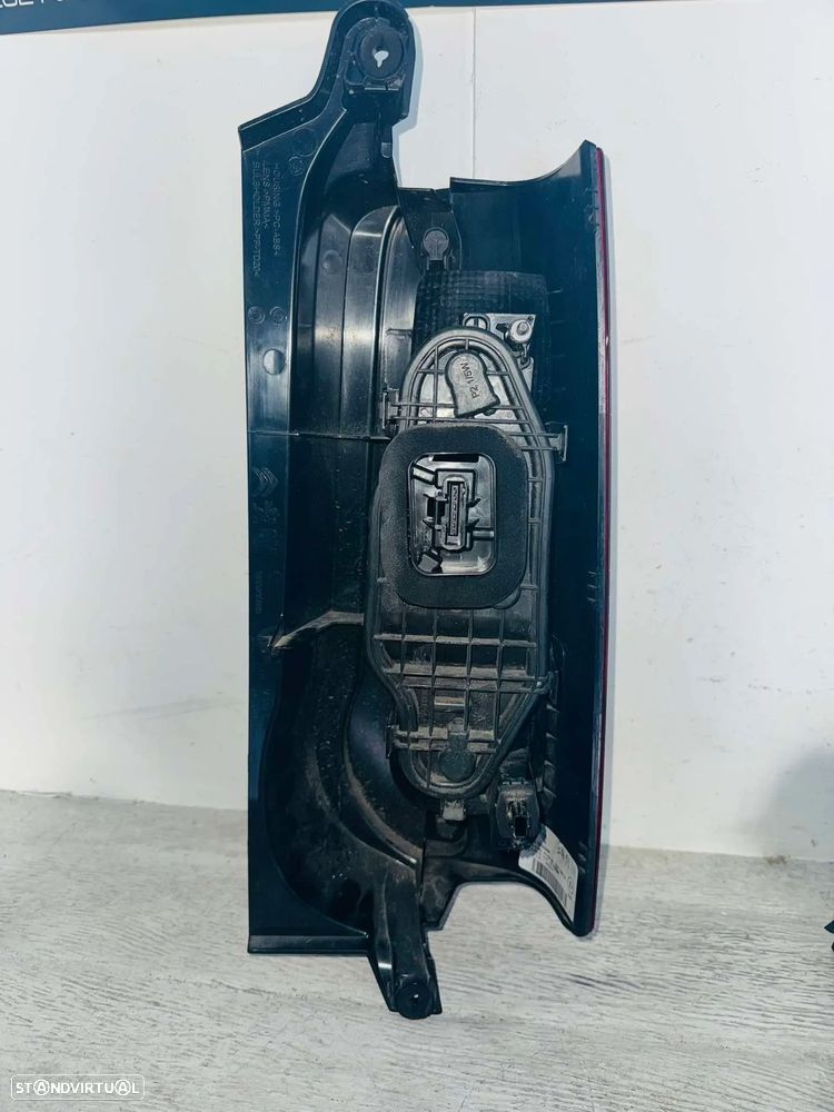 Farolim Trás Esquerdo Peugeot Partner / Citroen Berlingo - 2018 / 2024 - 4
