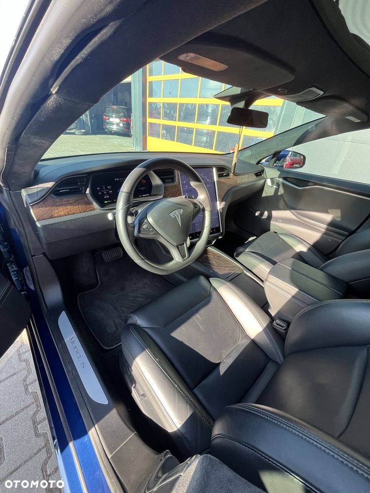 Tesla Model S - 7