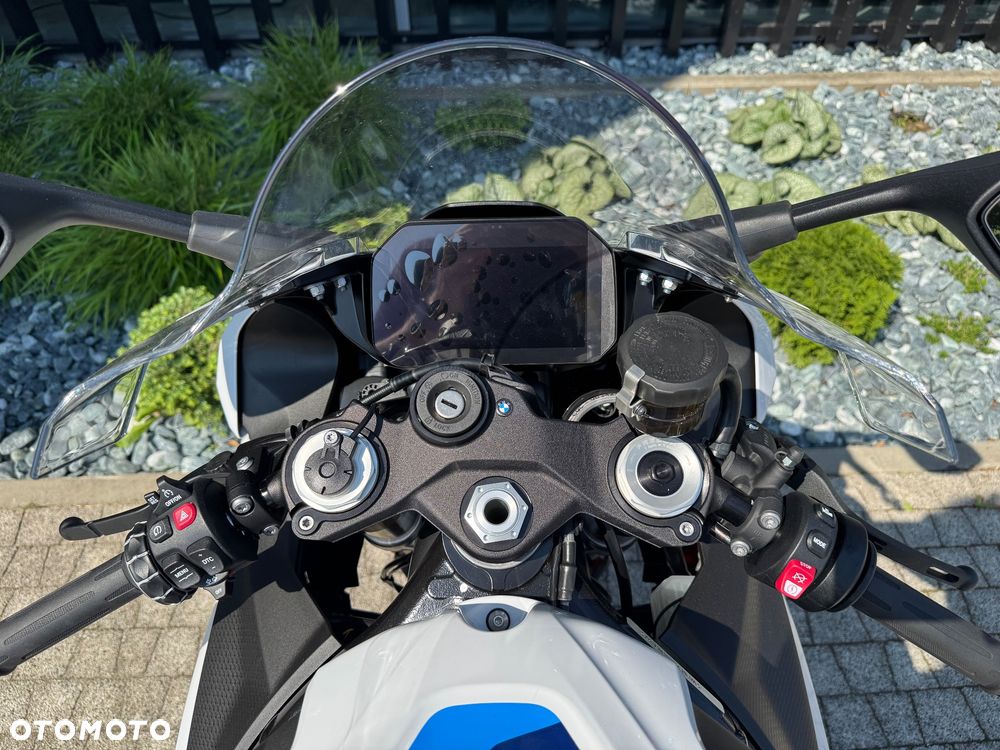 BMW S - 9