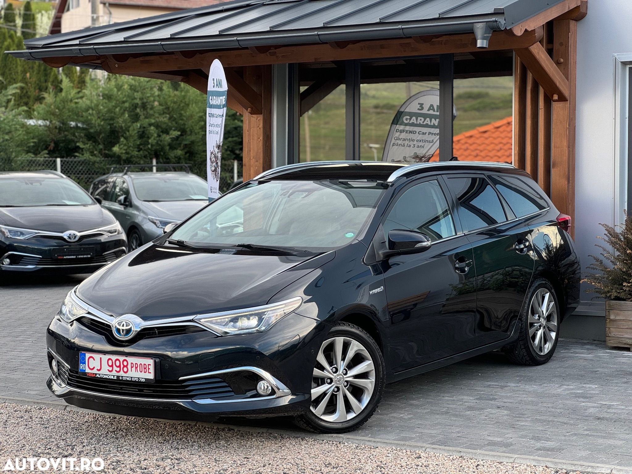 Toyota Auris 1.8 L VVT-i Hybrid Sol - 2
