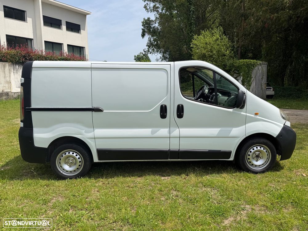 Opel Vivaro 1.9 cdti - 20