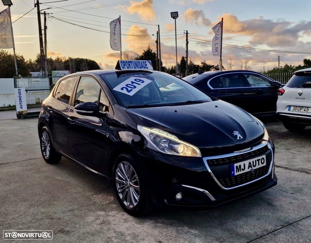 Peugeot 208 1.5 BlueHDi Signature - 1