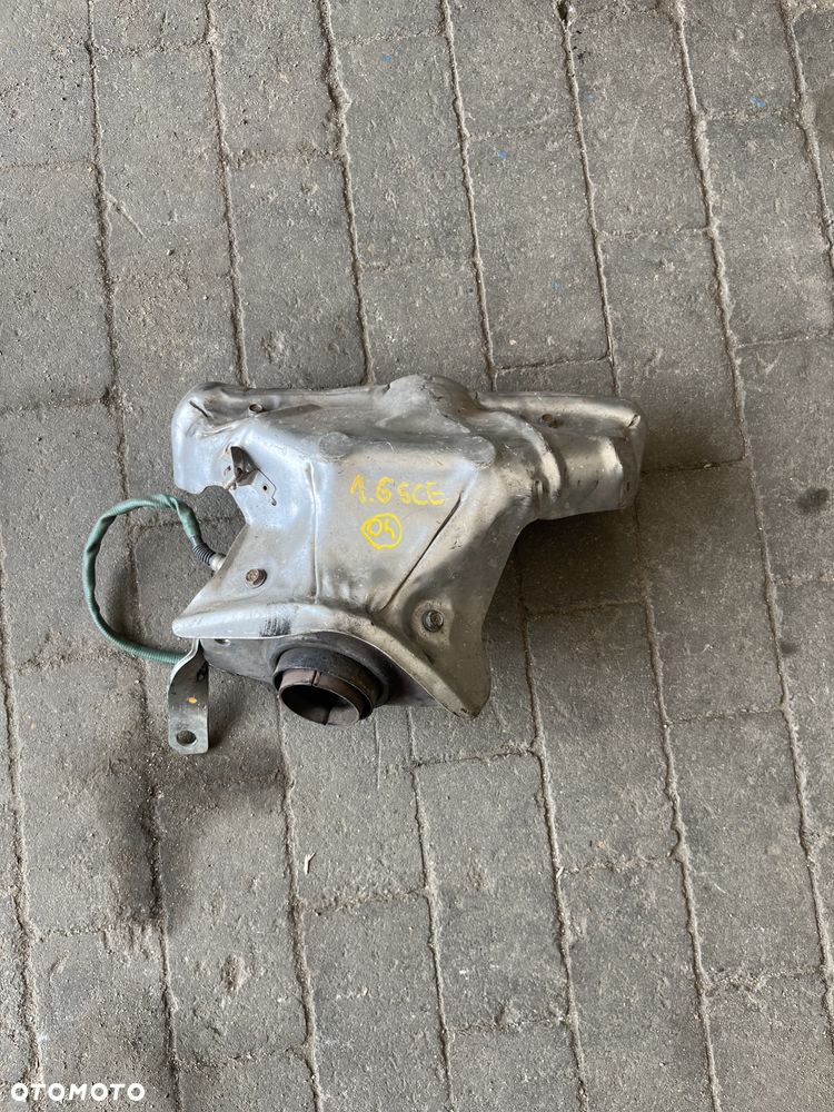 Kolektor wydechowy 1.6 SCE Dacia Duster II - 2