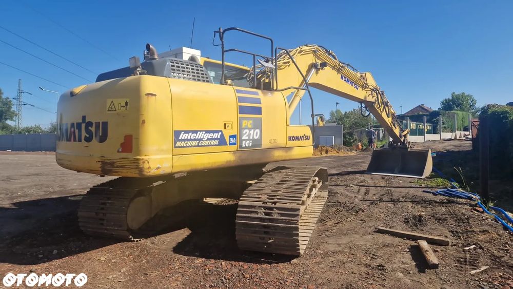 Komatsu PC210 LCi-10 - 11