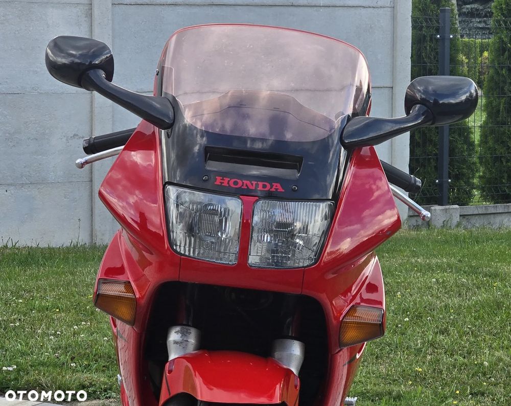 Honda VFR - 4
