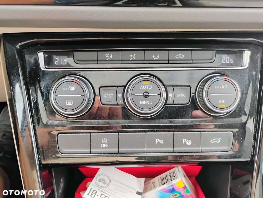 Volkswagen Touran - 21