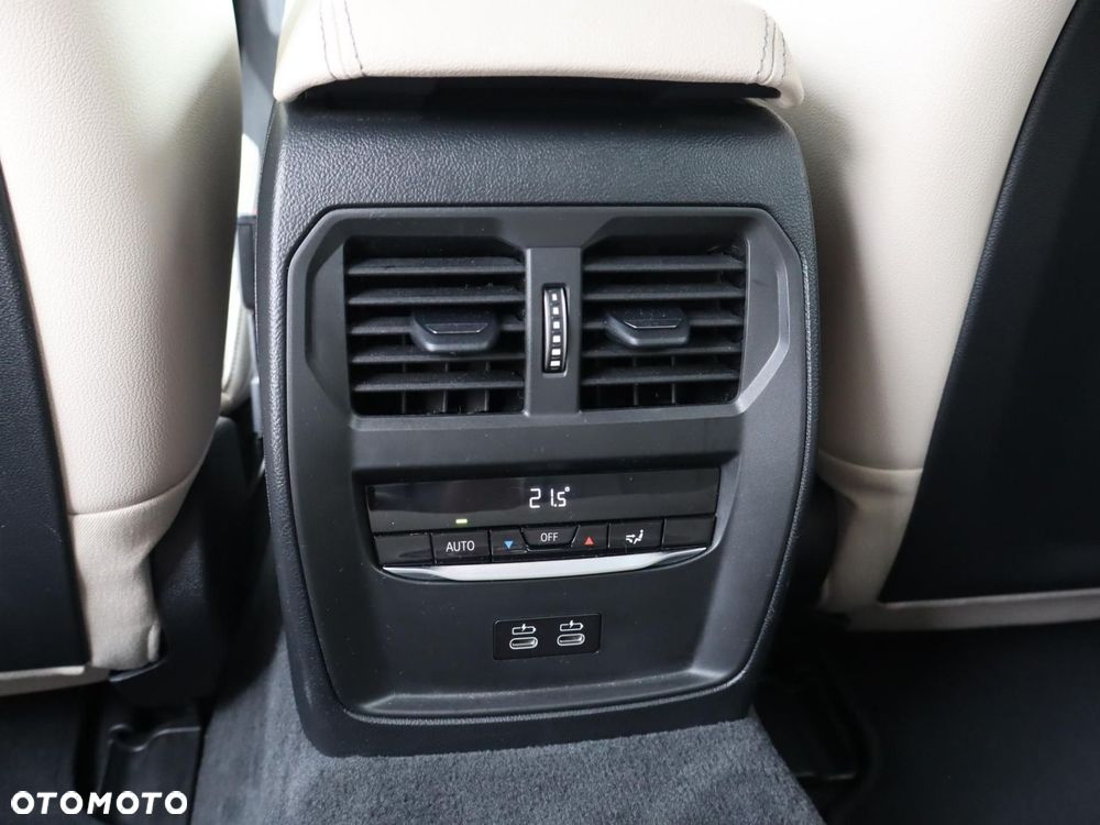 BMW i4 83.9kWh M60 xDrive - 16