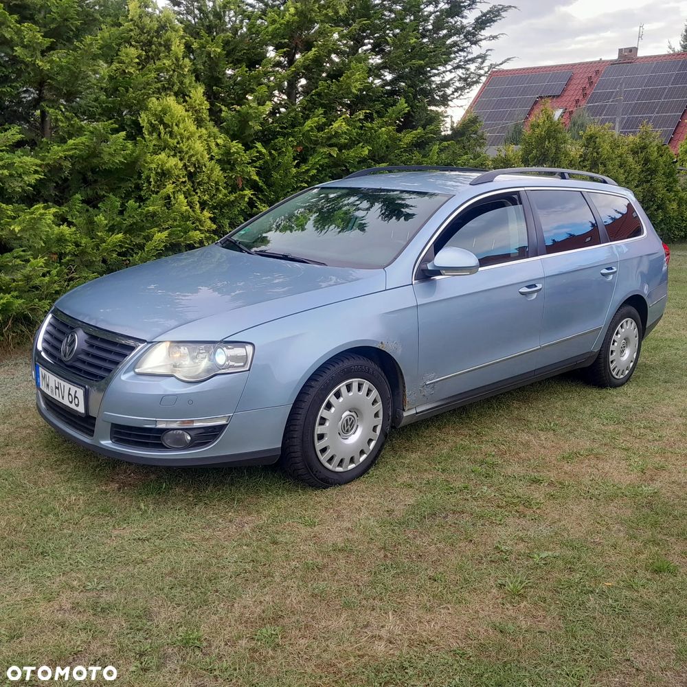 Volkswagen Passat - 1