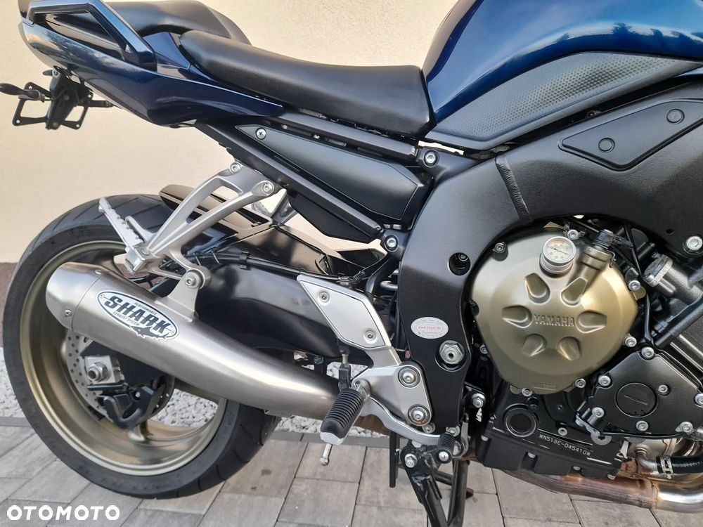 Yamaha FZ - 12