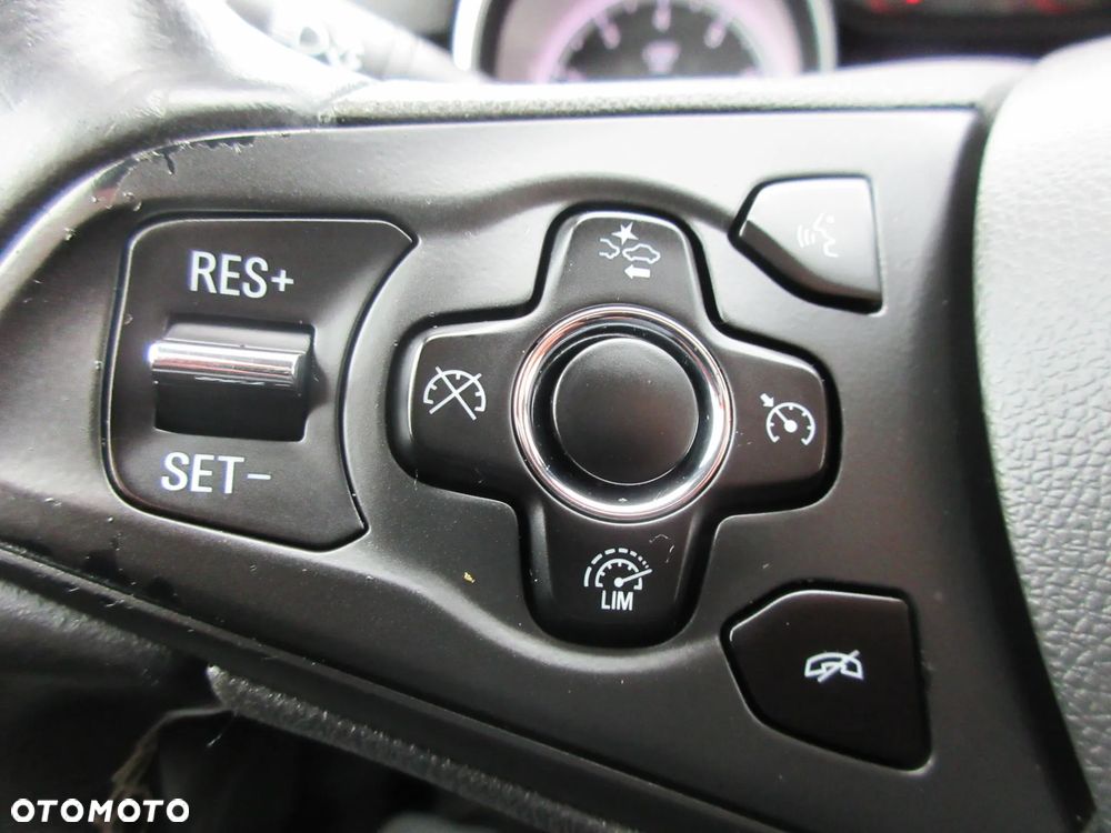 Opel Astra 1.4 Turbo Innovation - 18