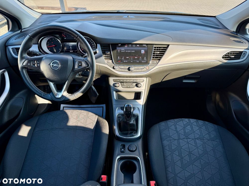 Opel Astra 1.4 Turbo 120 Jahre - 17