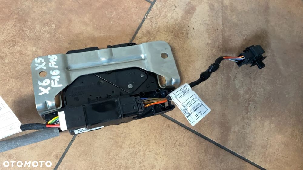 BMW X6 F16 F86 ZAMEK TYLNEJ KLAPY DOCIĄG 7397630 7318696 - 2