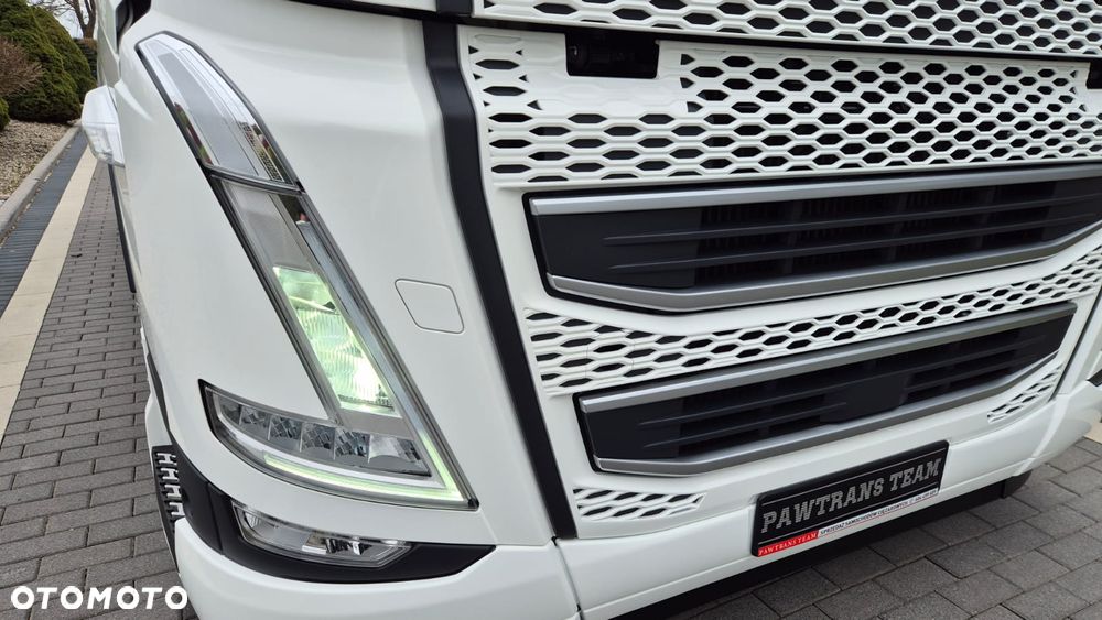 Volvo ///FH///500///2022///1 TURBINA ///JEDYNE 183 TYŚ KM/// GLOBETROTTER///XXL/// KLIMATYZACJA POSTOJOWA/// ZABUDOWY MIĘDZYOSIOWE/// ALUMINIOWE FELGI///FULL LED/// VIRTUAL COCPIT///PEDANTYCZNY  STAN///JAK NOWY - 14