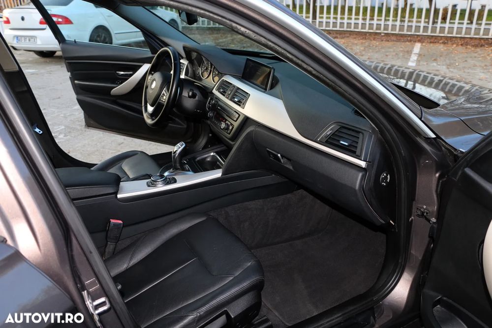BMW Seria 3 320d Aut. - 11