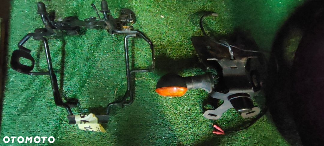 SUZUKI GSR 750 Stelaż felga dekiel set półka mocowanie tablicy tłumik - 12