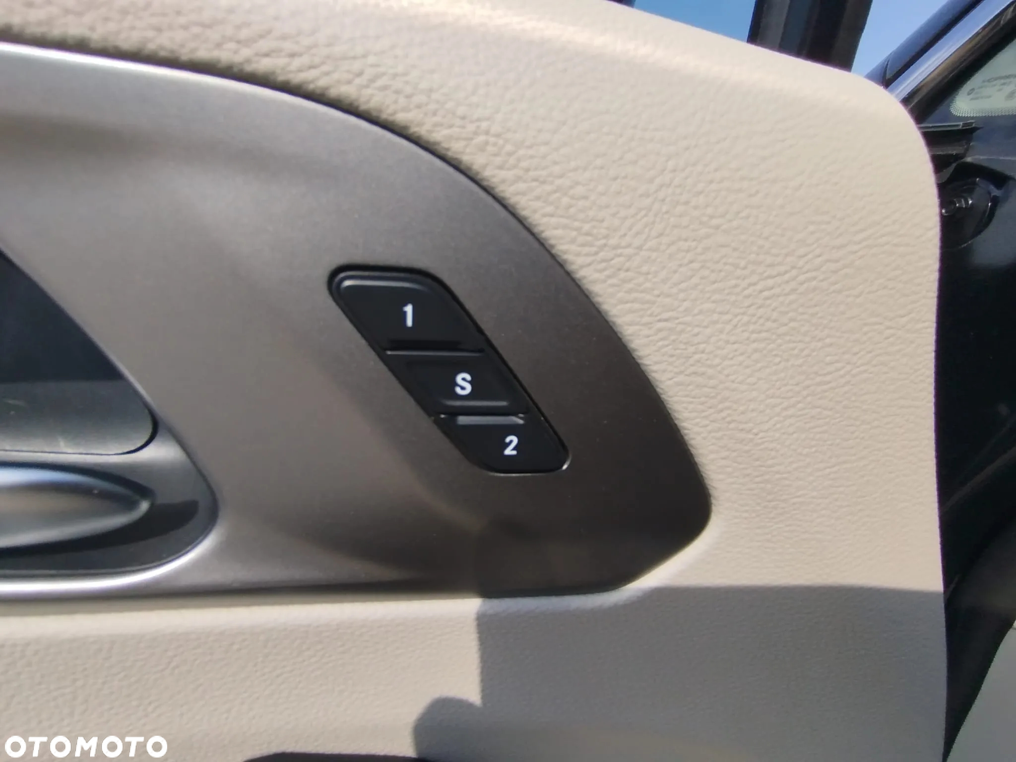 Chrysler Pacifica - 23