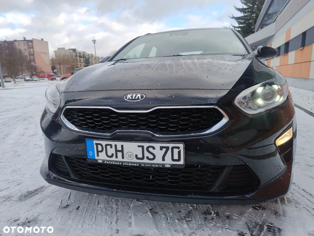 Kia Ceed 1.6 CRDi mHEV L Business Line - 31