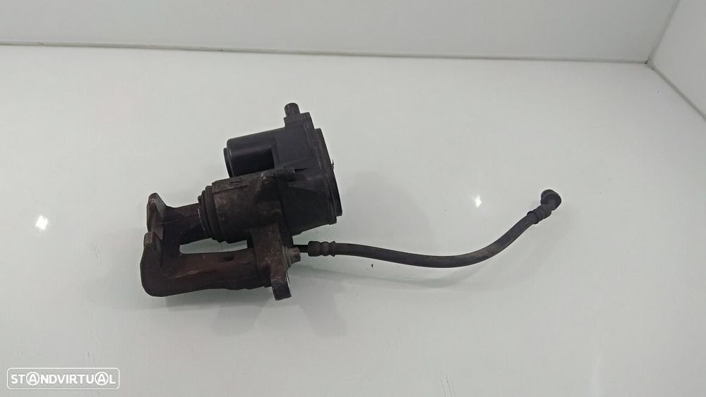 CALÍPER DE FREIO TRASEIRO DIREITO HYUNDAI I40 - 1