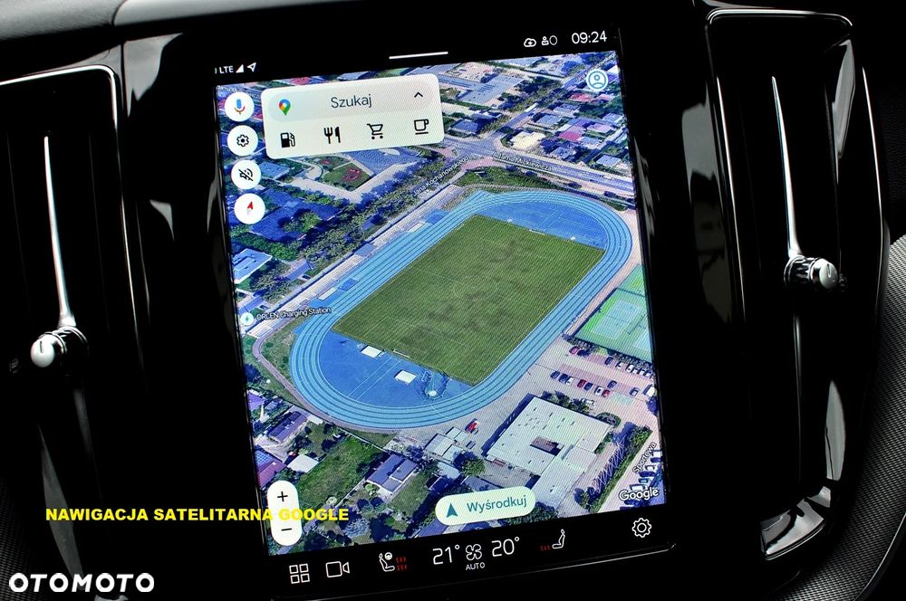 Volvo XC 60 B4 D Plus Dark - 28